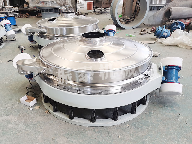 1200型電池材料石墨粉專用直排篩內(nèi)噴特氟龍帶觀察口生產(chǎn)已完成，發(fā)往青島，請余經(jīng)理注意查收！